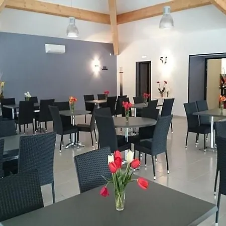 Mobil-home Pour 4 Avec Terrasse A - Api-1-52-480 مكان تخييم Saint-Maurice-dʼIbie